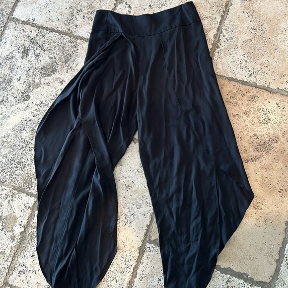 BCBG pants size S. Black - Picture 1 of 7